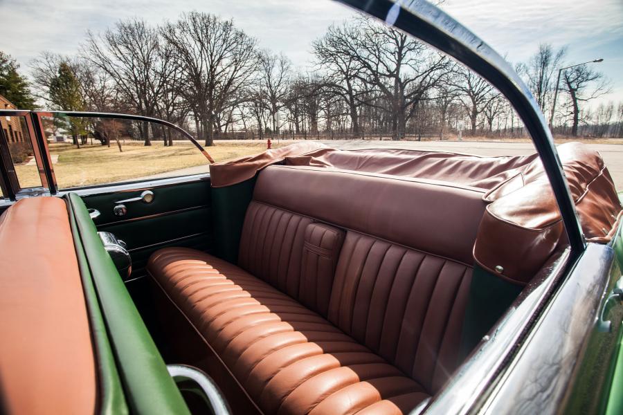 Интерьер Frazer Manhattan Convertible Sedan (F5162) 1951 года  (фото 38 из 39)